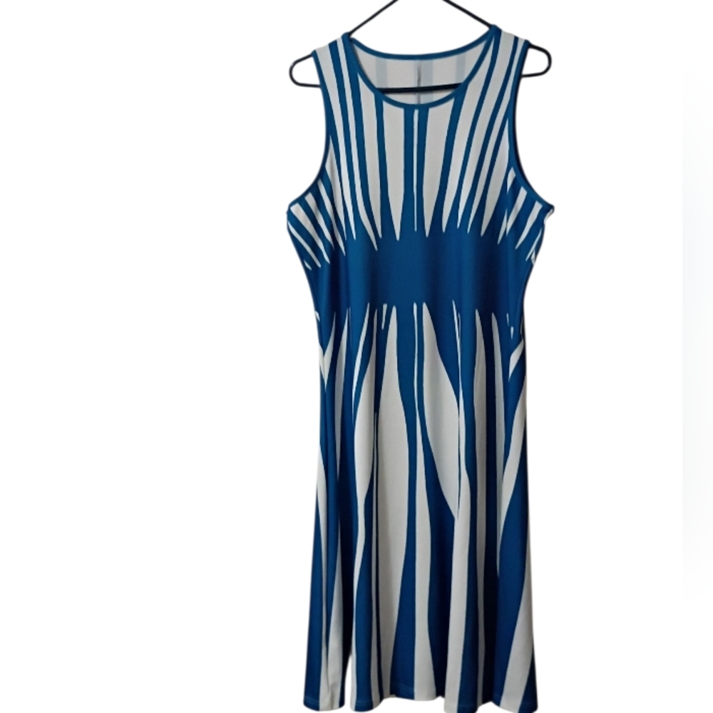 Blue and White Sleeveless Patterned Dress